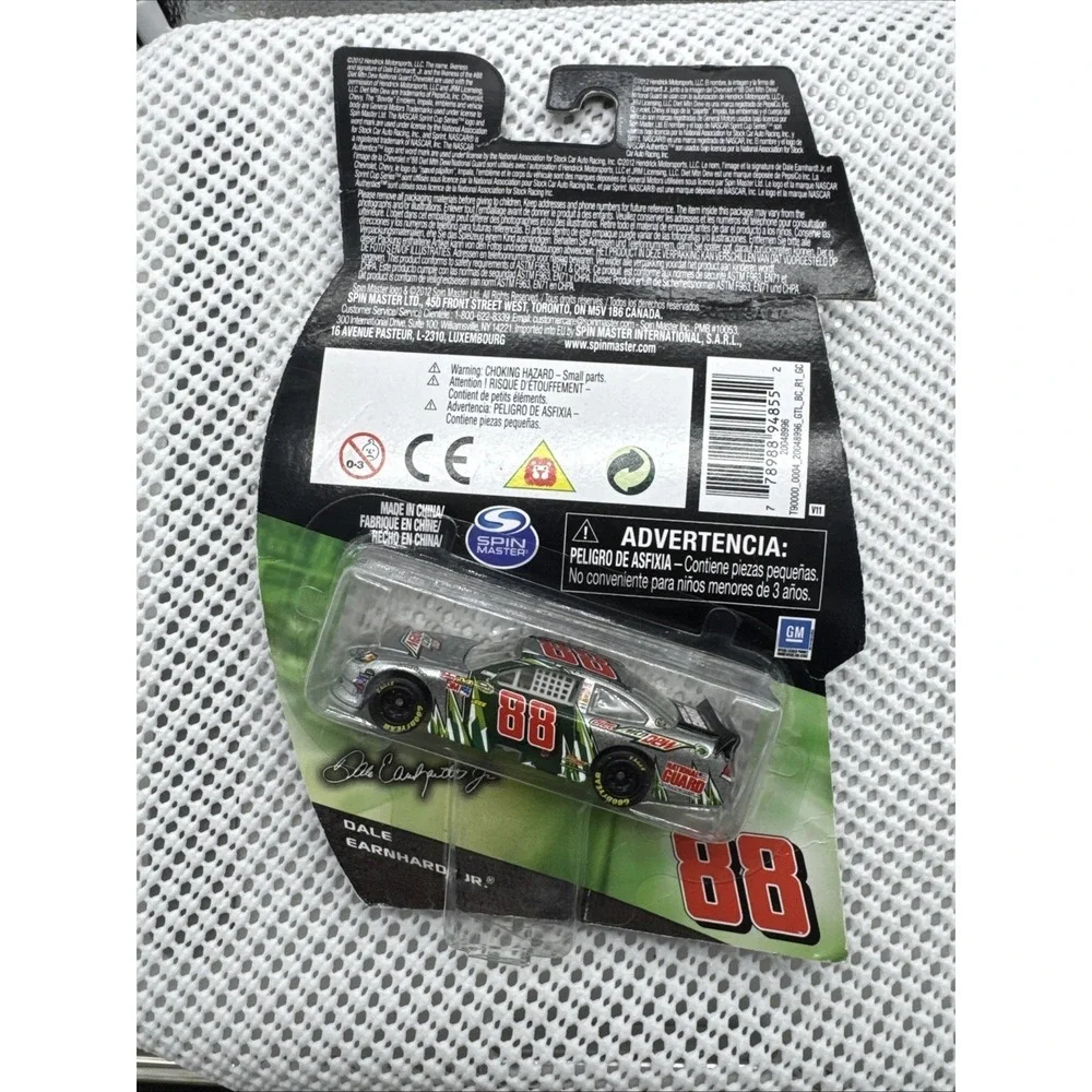 Dale Earnhardt Jr 88 Mountain Dew 1:64 NASCAR Authentics Spin Master 2012 Chevy